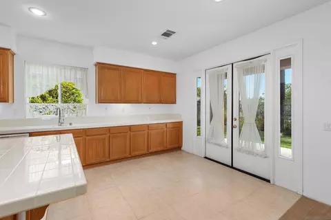 Kitchen - 31305 Gleneagles, Temecula, CA 92591 photo 4 of 4
