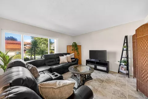 Living - 2944 Cottingham St, Oceanside, CA 92054 photo 2 of 2
