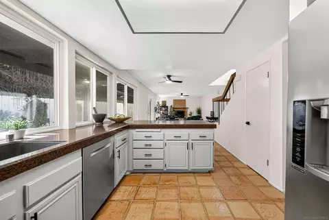 Kitchen - 2944 Cottingham St, Oceanside, CA 92054 photo 4 of 4
