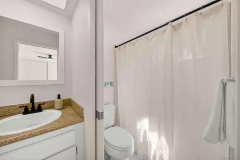 Bath - 2944 Cottingham St, Oceanside, CA 92054 photo 3 of 4