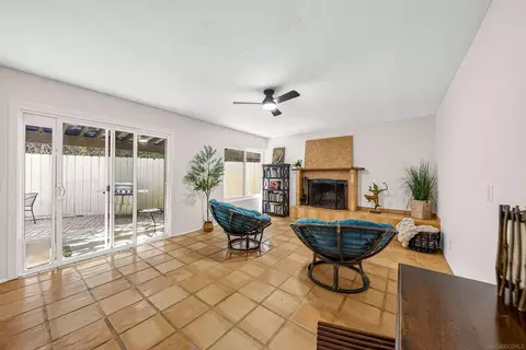 Living - 2944 Cottingham St, Oceanside, CA 92054 photo 1 of 2