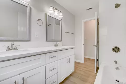 Bath - 3967-3969 Rogers Rd, Spring Valley, CA 91977 photo 3 of 3