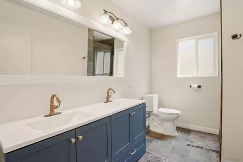 Bath - 28221 Stonington Way, Escondido, CA 92026 photo 3 of 5