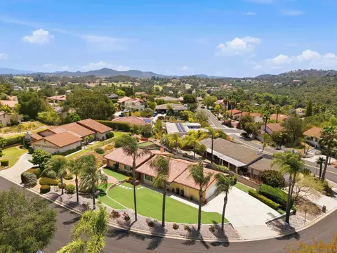 View/Area - 28221 Stonington Way, Escondido, CA 92026 photo 6 of 10
