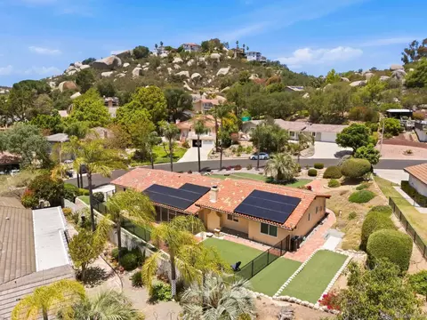 View/Area - 28221 Stonington Way, Escondido, CA 92026 photo 3 of 10