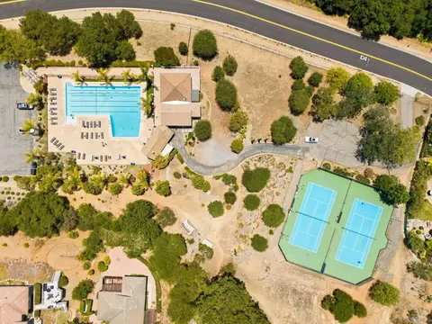 View/Area - 28221 Stonington Way, Escondido, CA 92026 photo 9 of 10