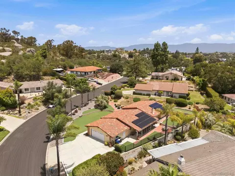 View/Area - 28221 Stonington Way, Escondido, CA 92026 photo 5 of 10