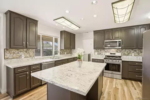 Kitchen - 28221 Stonington Way, Escondido, CA 92026 photo 1 of 4