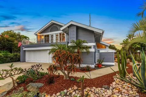 1141 Cerro Largo Dr, Solana Beach, CA 92075