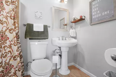 Bath - 1138 Purdy St, Spring Valley, CA 91977 photo 1 of 2