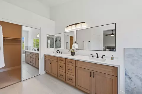 Bath - 2214 Brookhaven, Vista, CA 92081 photo 3 of 5