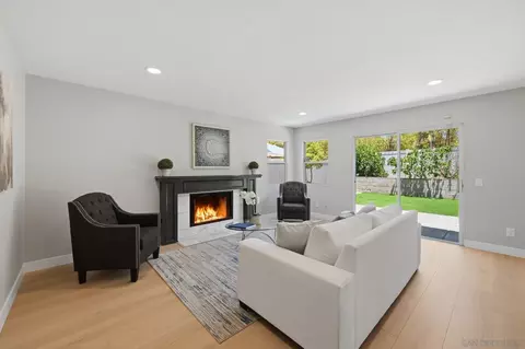 Living - 2214 Brookhaven, Vista, CA 92081 photo 4 of 5