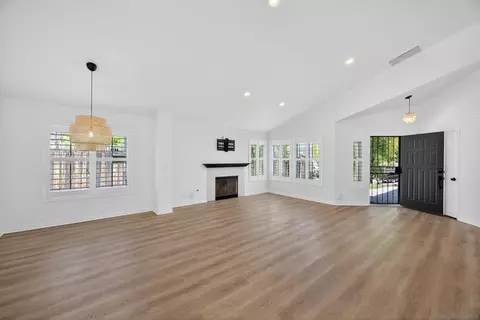 Living - 2409 Pimlico Pl, Alpine, CA 91901 photo 3 of 4