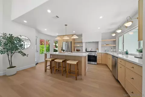 4742 Collinos, Oceanside, CA 92056