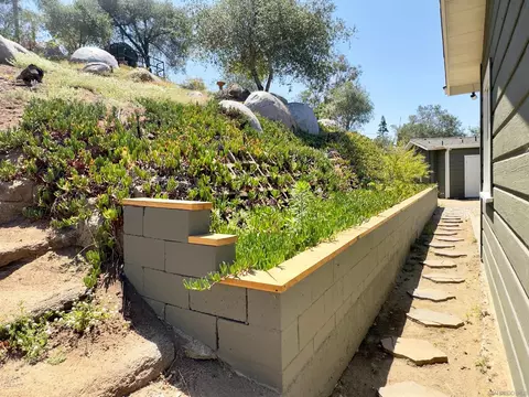 Exterior - 1418 York Dr, Vista, CA 92084 photo 9 of 12
