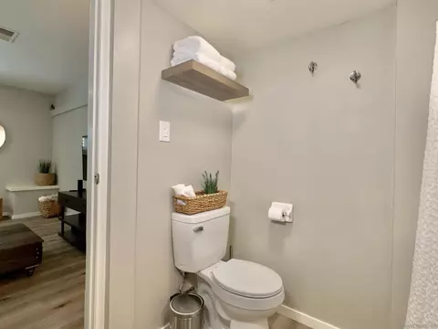 Bath - 1418 York Dr, Vista, CA 92084 photo 5 of 6