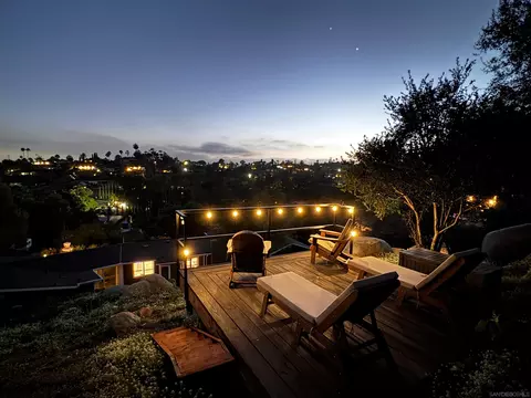 Exterior - 1418 York Dr, Vista, CA 92084 photo 5 of 12