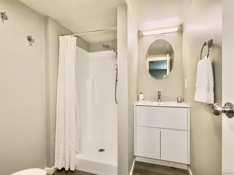 Bath - 1418 York Dr, Vista, CA 92084 photo 6 of 6