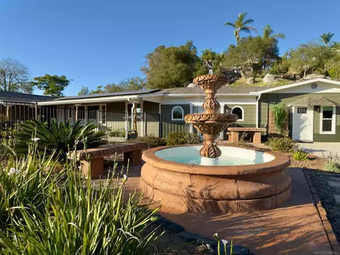 Exterior - 1418 York Dr, Vista, CA 92084 photo 11 of 12