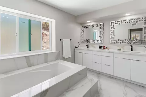 Bath - 1223 Burris Dr, El Cajon, CA 92019 photo 4 of 7