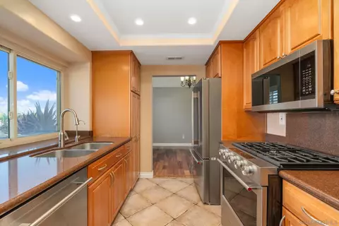 Kitchen - 10117 Diamond Head Ct, Spring Valley, CA 91977 photo 4 of 4