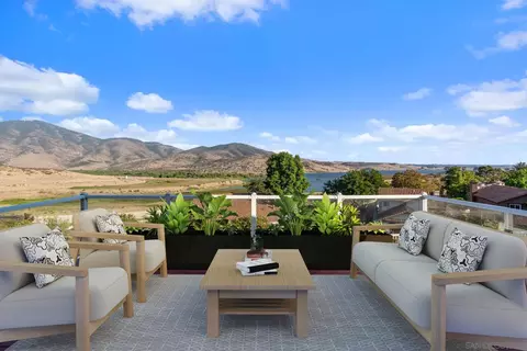 10117 Diamond Head Ct, Spring Valley, CA 91977