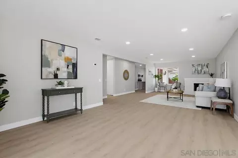Living - 308 Leeann Ln, Encinitas, CA 92024 photo 6 of 9