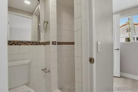 Bath - 308 Leeann Ln, Encinitas, CA 92024 photo 8 of 9