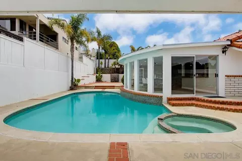 Exterior - 308 Leeann Ln, Encinitas, CA 92024 photo 3 of 12