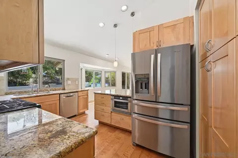 Kitchen - 16490 Bridlewood, Poway, CA 92064 photo 3 of 4