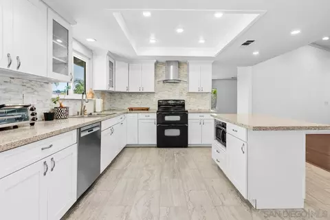 Kitchen - 3562 S Mission Rd, Fallbrook, CA 92028 photo 3 of 6