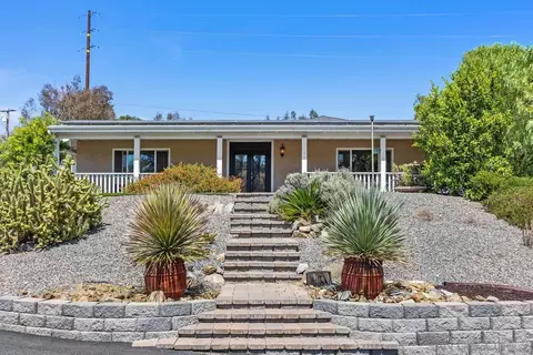 Exterior - 3562 S Mission Rd, Fallbrook, CA 92028 photo 2 of 5