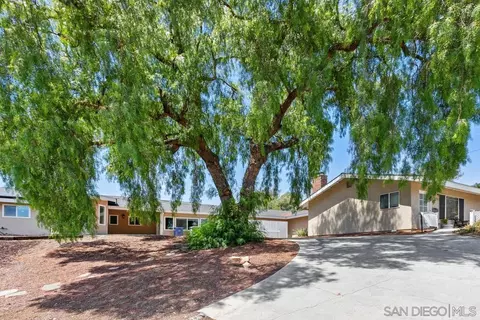 Exterior - 3562 S Mission Rd, Fallbrook, CA 92028 photo 4 of 5