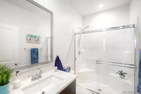 Bath - 4134 Vela Way, Oceanside, CA 92057 photo 1 of 5