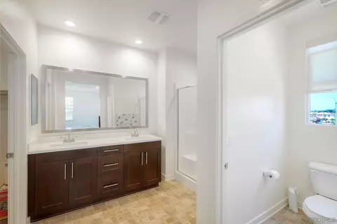 Bath - 4134 Vela Way, Oceanside, CA 92057 photo 4 of 5