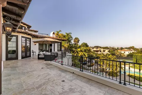 Exterior - 5833 Rutgers Rd, La Jolla, CA 92037 photo 11 of 14