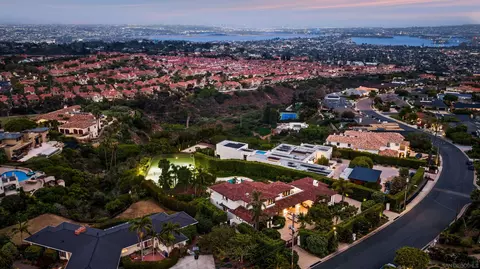 View/Area - 5833 Rutgers Rd, La Jolla, CA 92037 photo 3 of 5