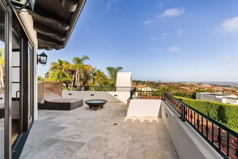 Exterior - 5833 Rutgers Rd, La Jolla, CA 92037 photo 14 of 14