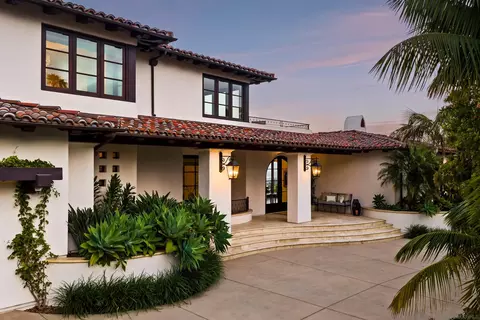 Exterior - 5833 Rutgers Rd, La Jolla, CA 92037 photo 2 of 14