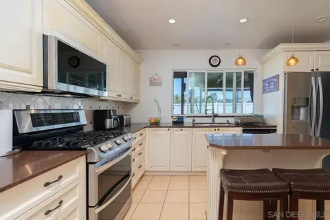 6248 Spruce Lk, San Diego, CA 92119