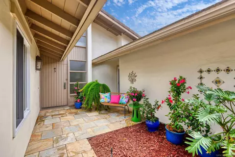 Exterior - 115 Allende Ct, Solana Beach, CA 92075 photo 4 of 9