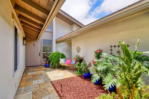 Exterior - 115 Allende Ct, Solana Beach, CA 92075 photo 6 of 9