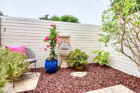 Exterior - 115 Allende Ct, Solana Beach, CA 92075 photo 9 of 9
