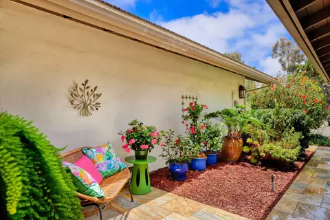 Exterior - 115 Allende Ct, Solana Beach, CA 92075 photo 5 of 9