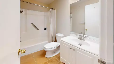 Bath - 625 E J, Chula Vista, CA 91910 photo 1 of 4