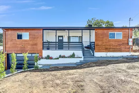 9861 Bon Vue Dr, El Cajon, CA 92021