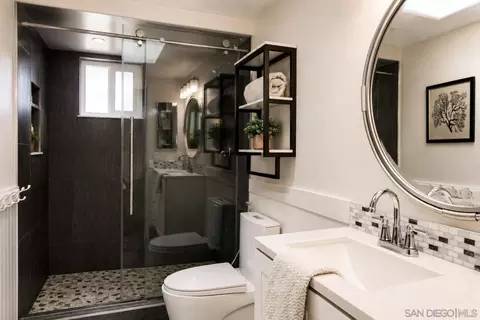 Bath - 16716 Martincoit Rd, Poway, CA 92064 photo 4 of 4