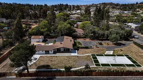 View/Area - 16716 Martincoit Rd, Poway, CA 92064 photo 2 of 4