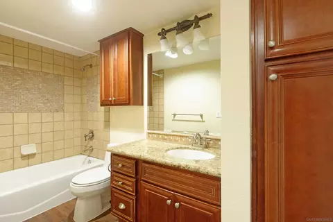 Bath - 7509 Draper Ave #306, La Jolla, CA 92037 photo 1 of 3