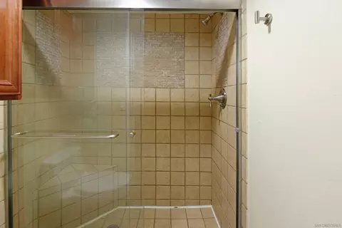Bath - 7509 Draper Ave #306, La Jolla, CA 92037 photo 2 of 3